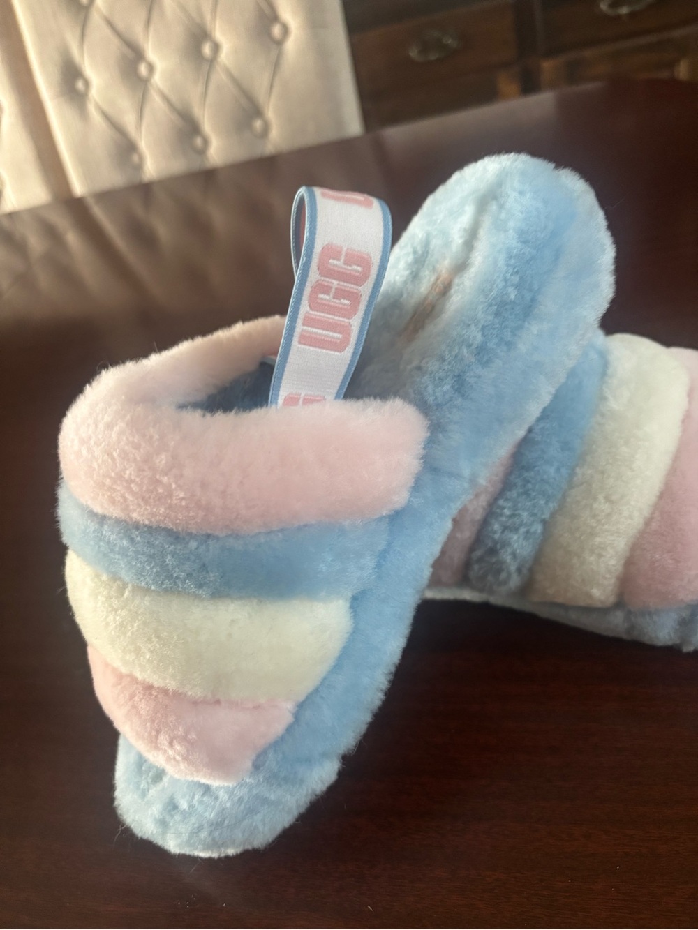 UGG LIMITED EDITION Big Kids- “ FLUFF YEAH” Plush Shearling  Slide Slippers SZ 5